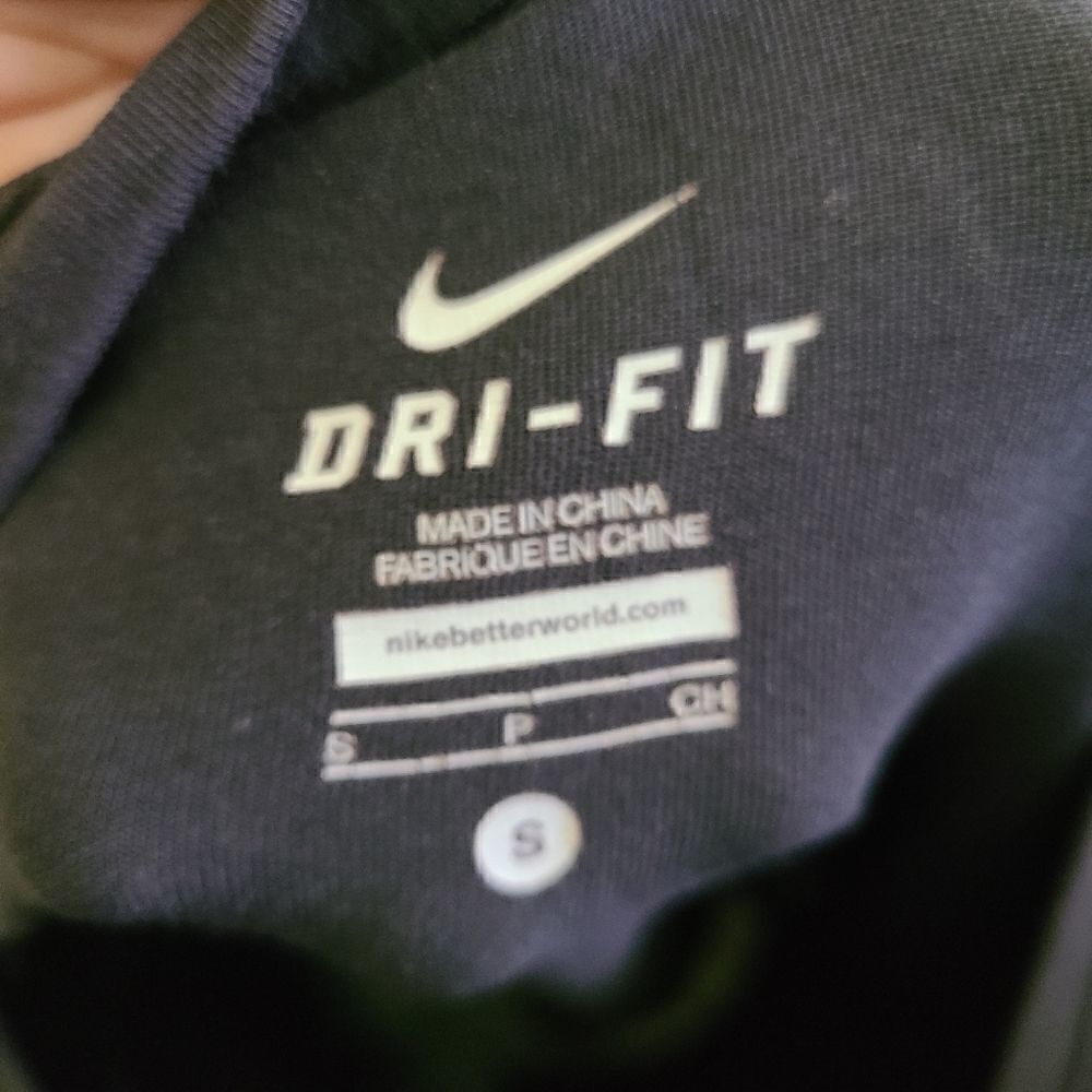 Nike Dri-Fit Shirt - Picture 6 of 8